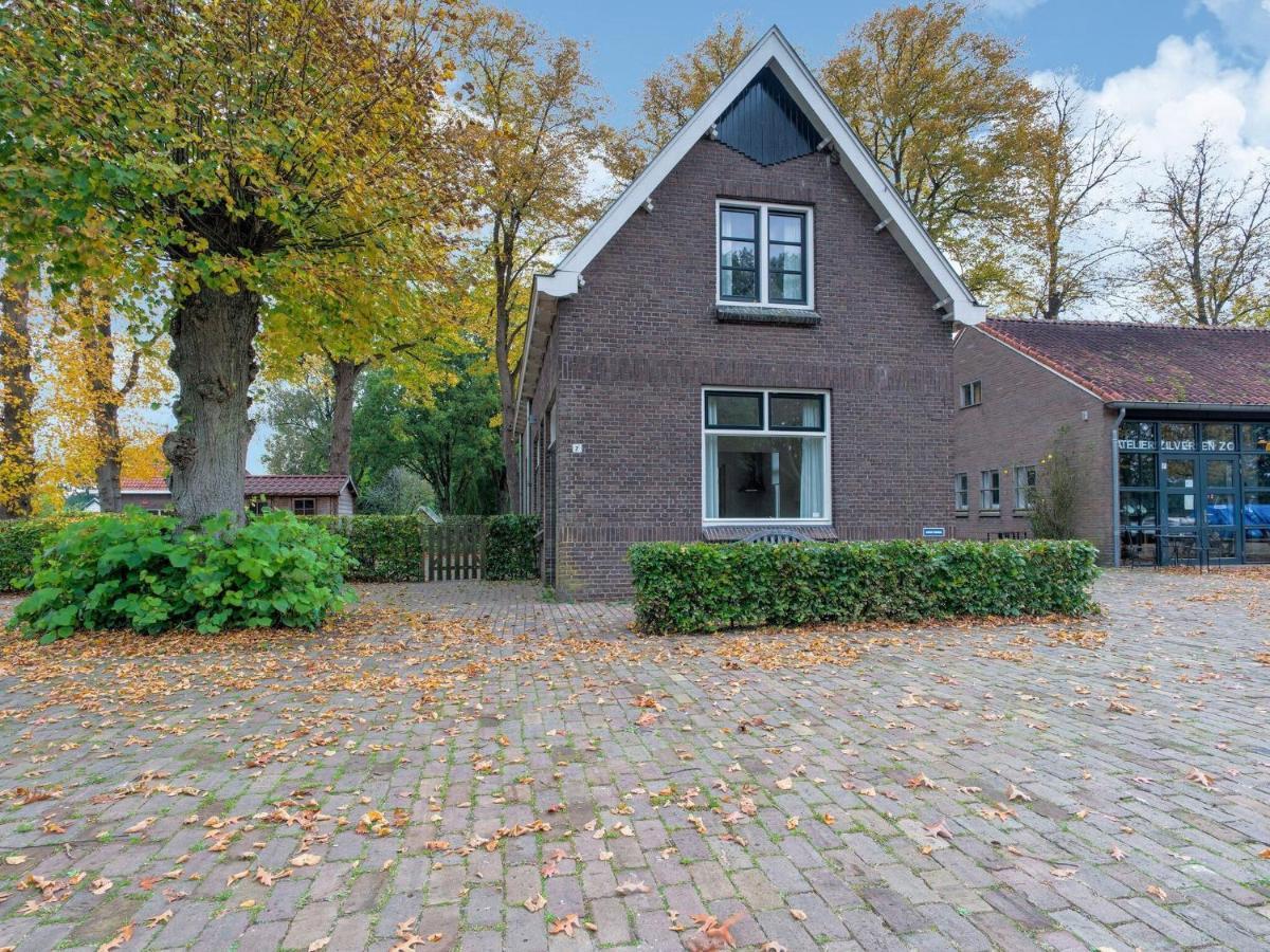 Cozy Holiday Home By The Canal In Dwingeloo Exterior foto